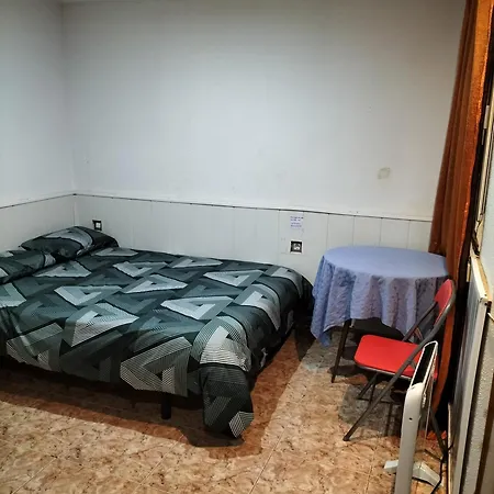 Habitacion Tranquila Y Familiar Madrid Exterior photo